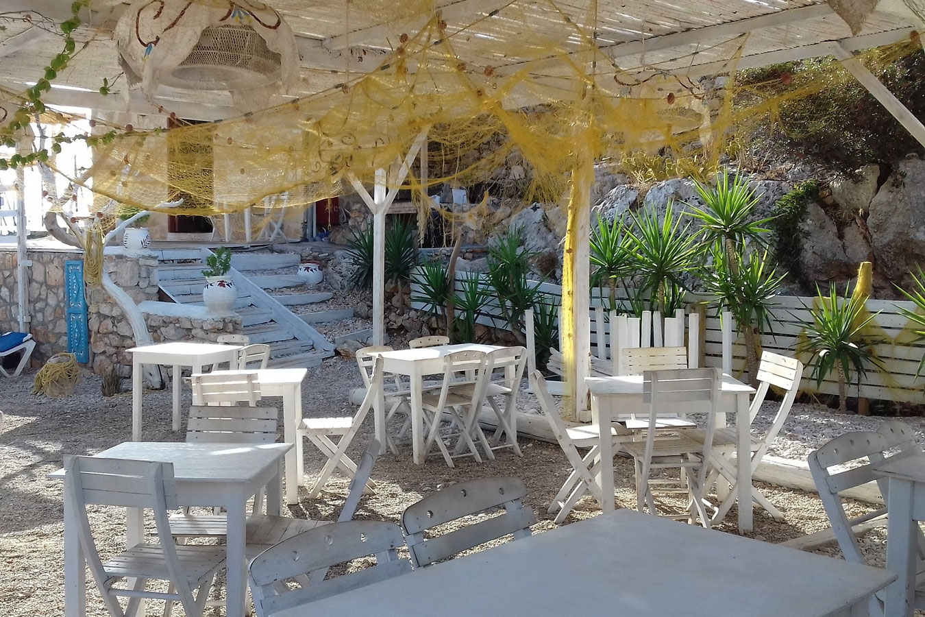 Kania-Beach-Restaurant